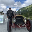 Das Hahntennjoch ist bezwungen - der Autor und der Wagen.